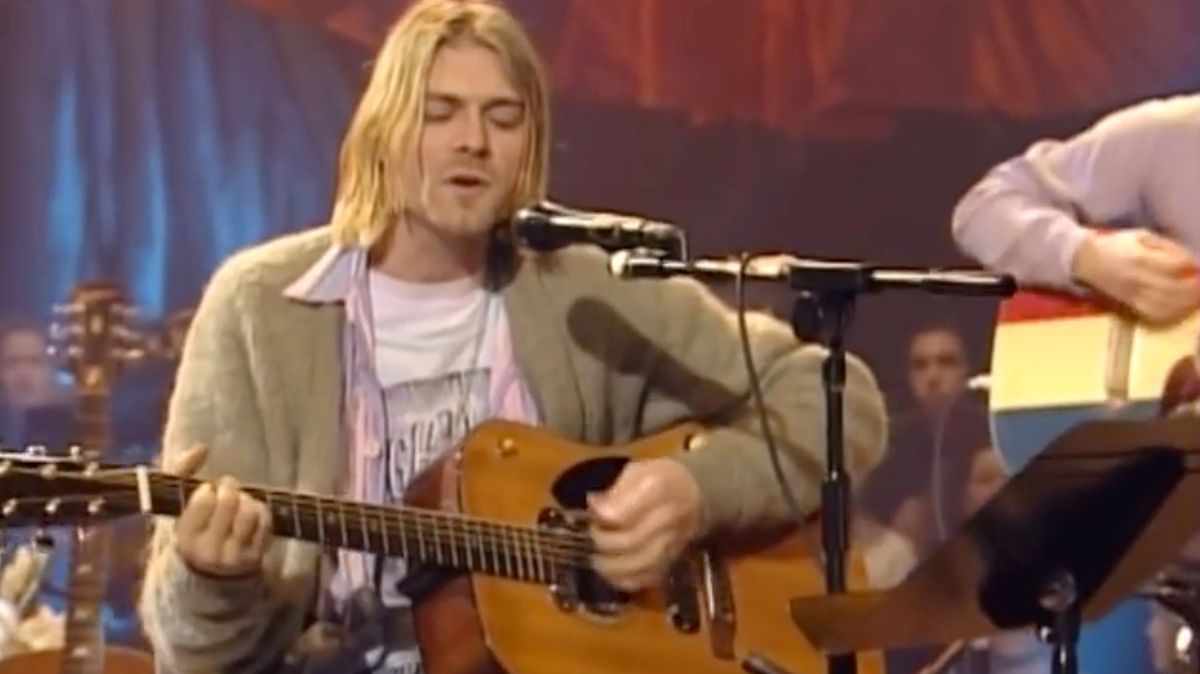 Cobainova kytara ze slavného koncertu se vydražila za rekordní částku